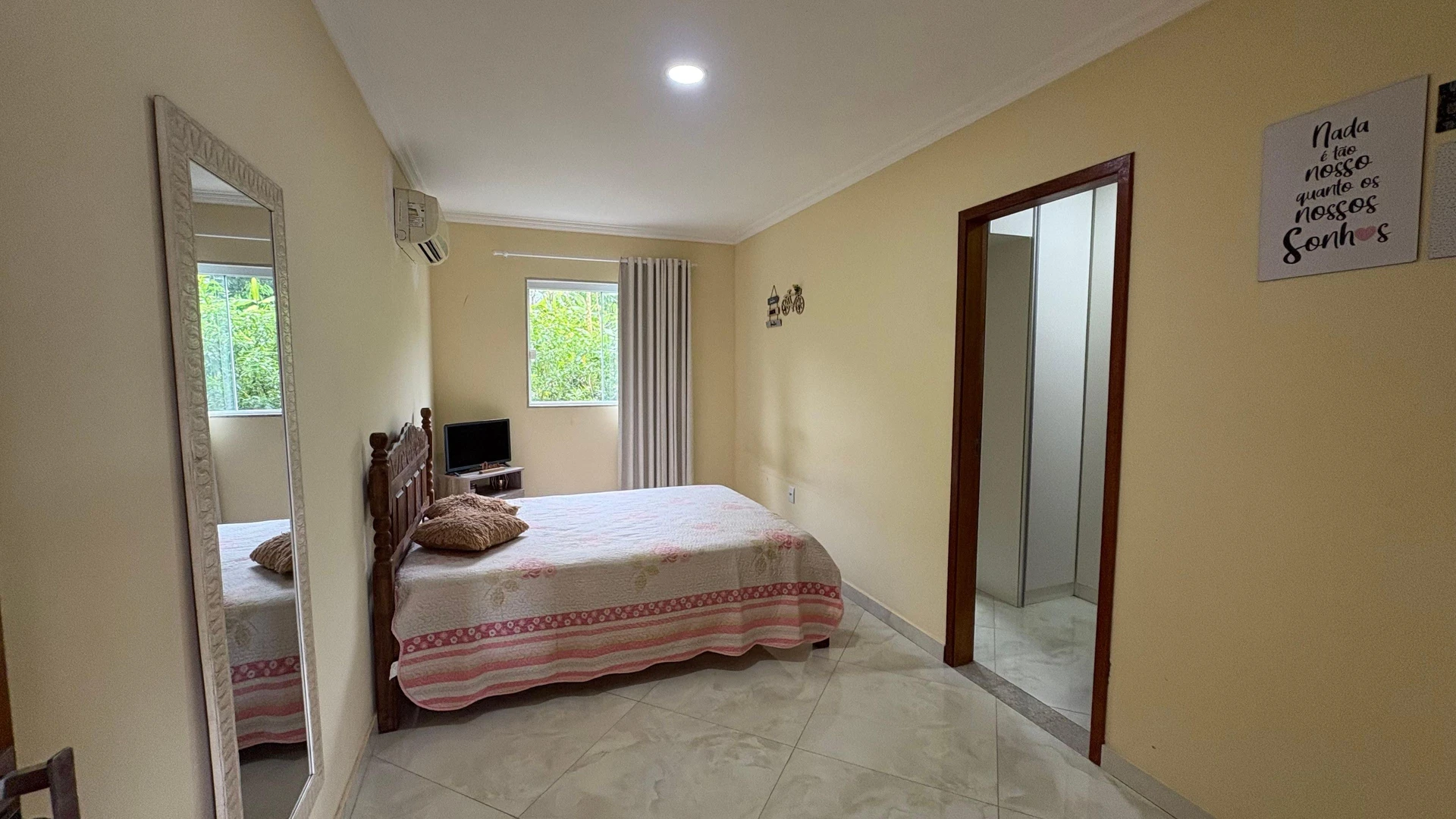 4-bedroom house with a glass-enclosed balcony — photo 34