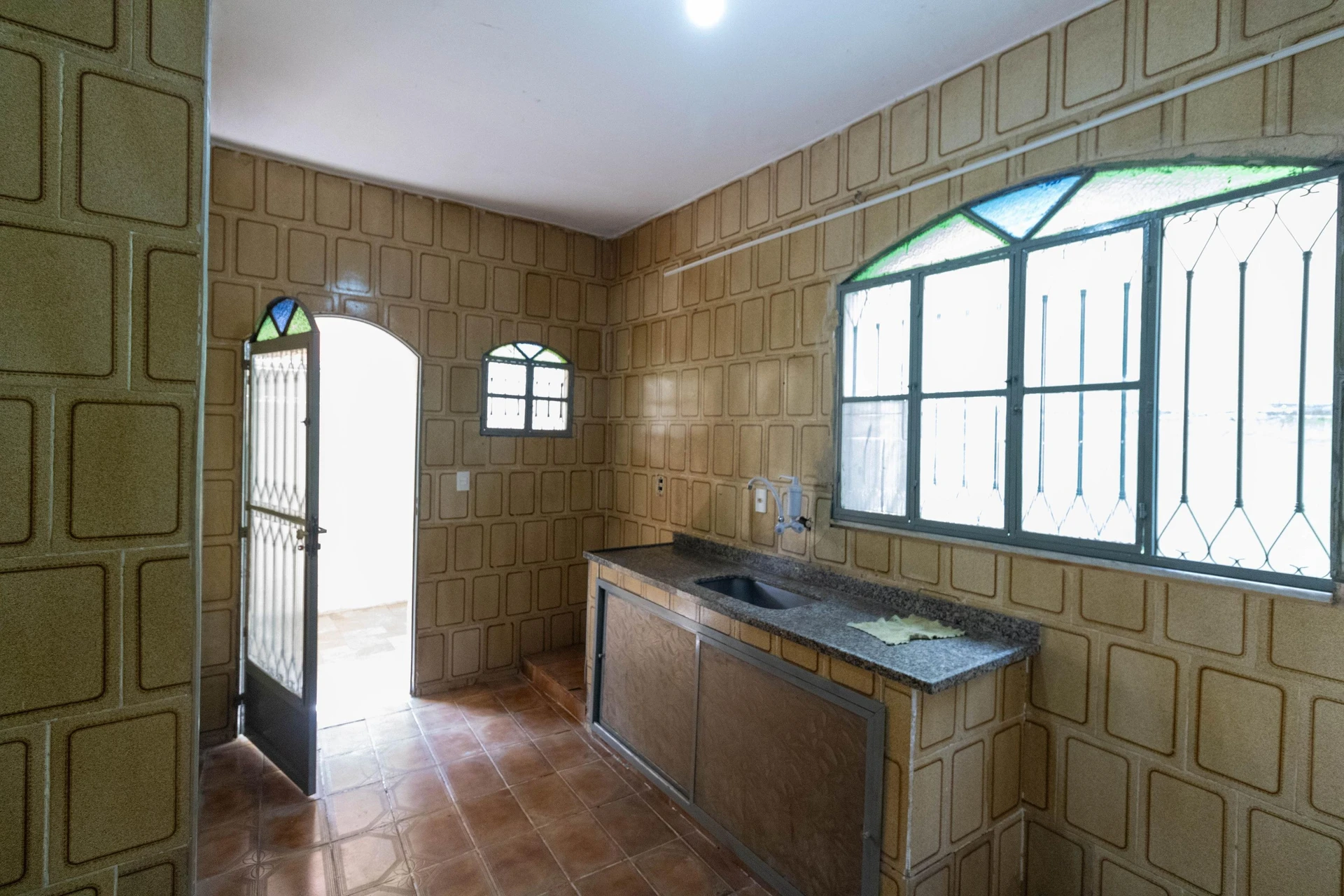 Casa con 2 dormitorios y cocina cerrada con fogón a gas — photo 12
