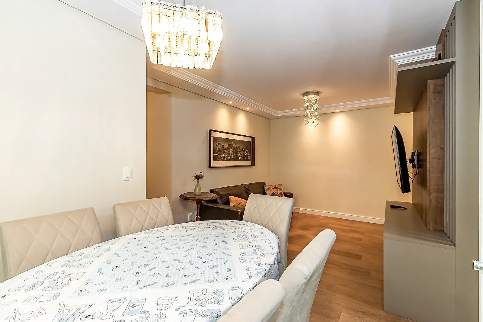 Balcony with a grill in a 3-bedroom apartment, 74 m² — photo 44