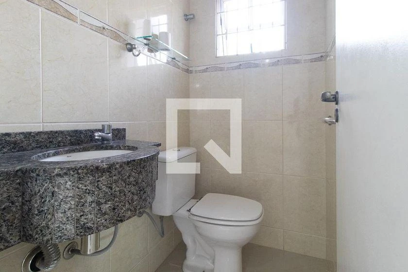 3-bedroom house with a glass-enclosed balcony — photo 24