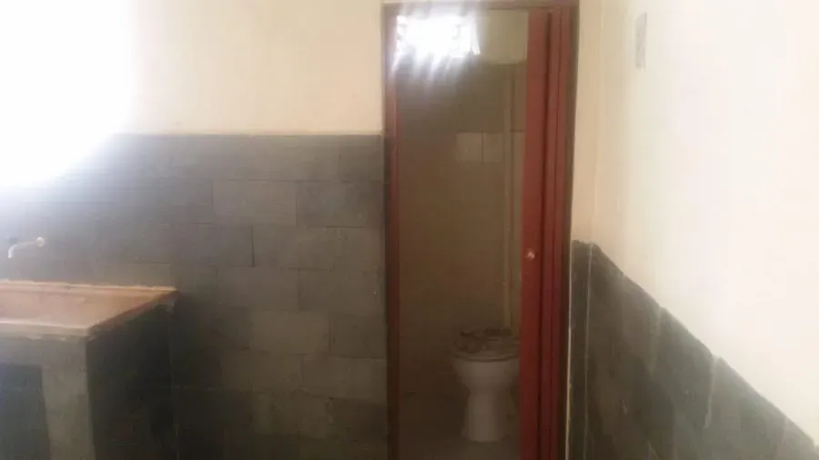 Unfurnished studio with kitchenette and 1 bathroom, no parking — photo 9