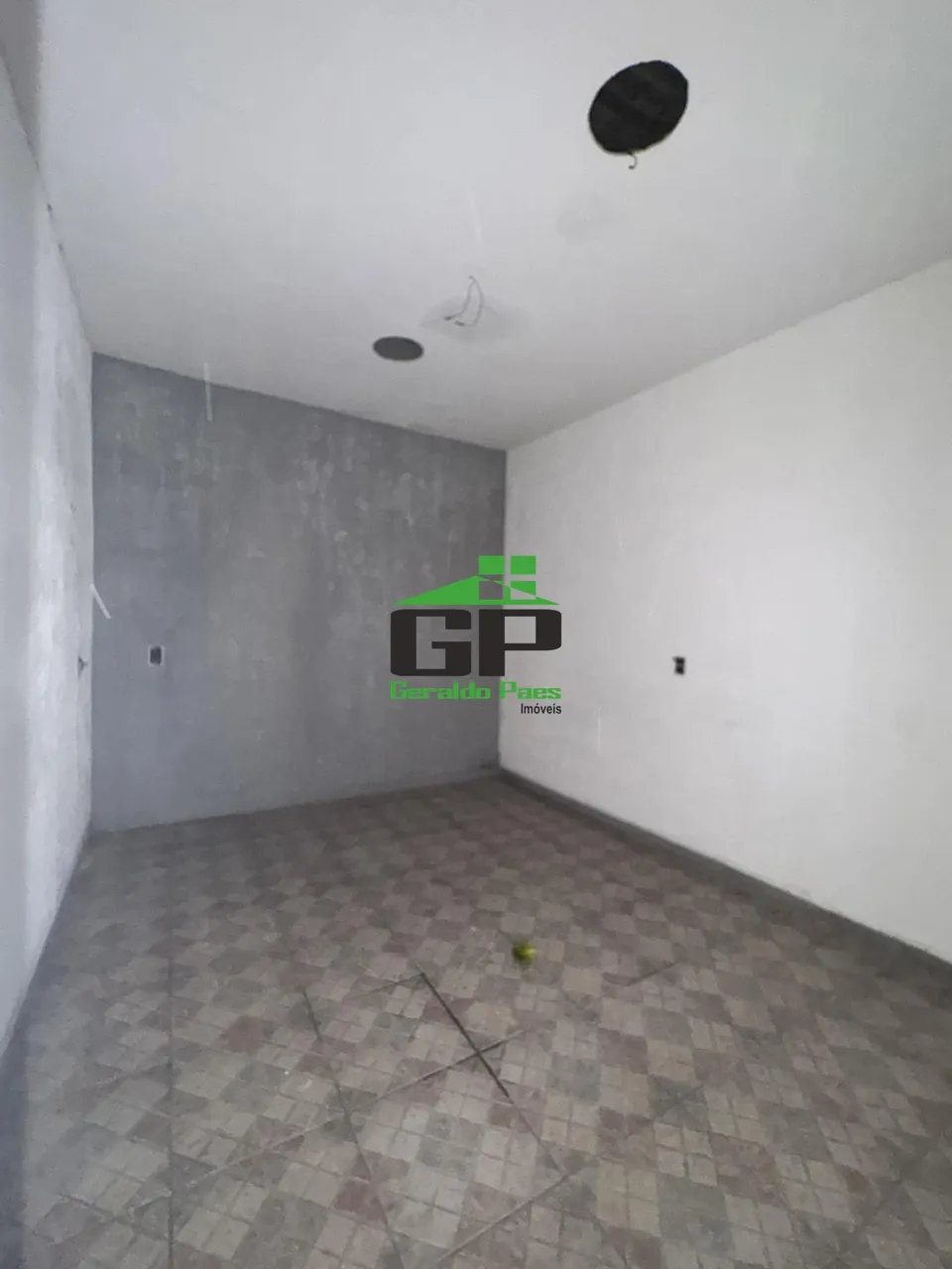 Casa sem mobília com 4 quartos e 2 banheiros — photo 11