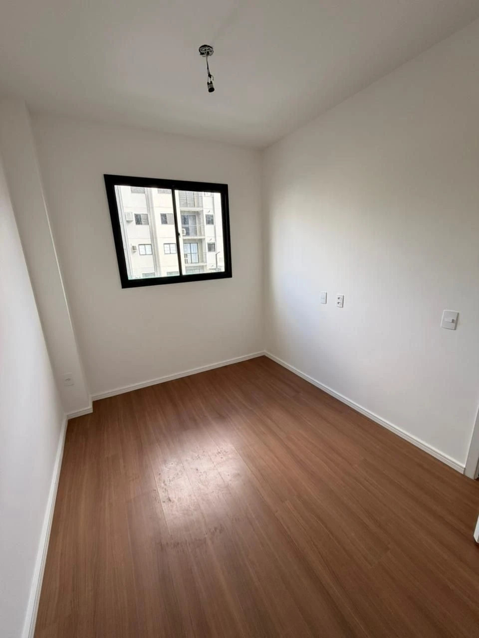 Unfurnished 2-bedroom apartment with 1 bath and pets — photo 7