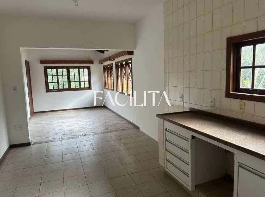 House with 3 bedrooms and a private garden — photo 11