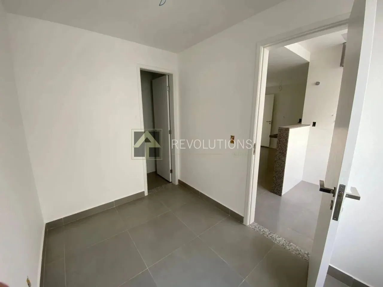 Penthouse with 4 bedrooms and 5 bathrooms — photo 14