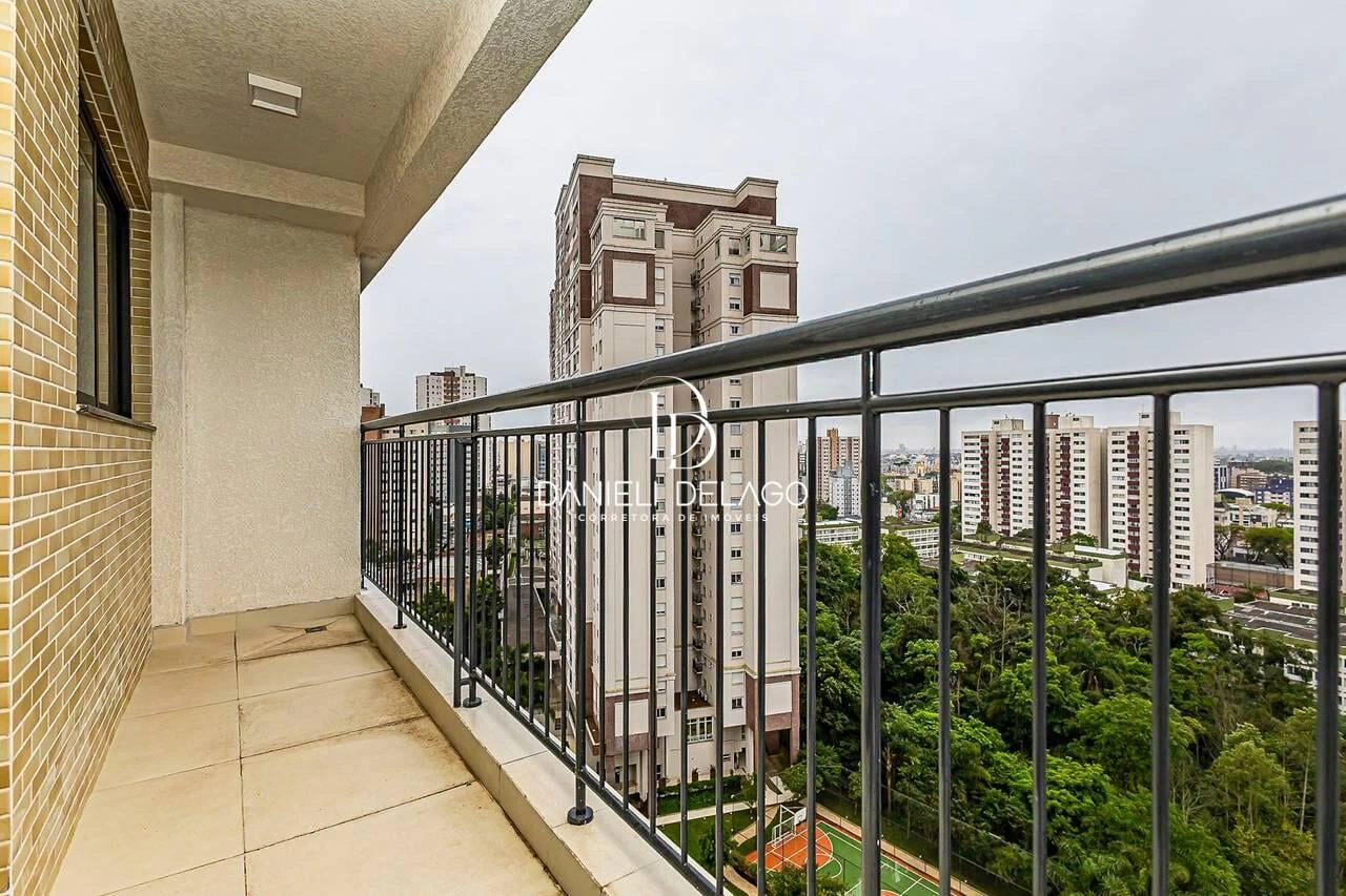 One-bedroom apartment with a park view in Curitiba — photo 5