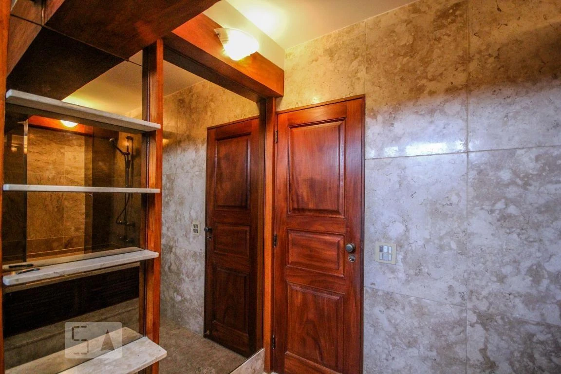 Apartment with 4 bedrooms, 4 baths and 300 m² — photo 48