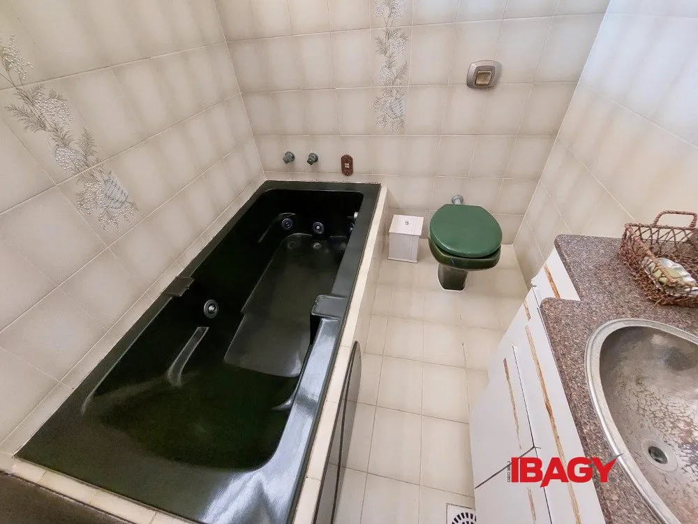 Casa amueblada con 4 dormitorios y 950 m² — photo 20