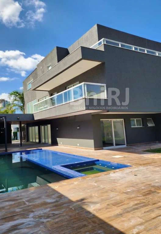 House with 6 bedrooms and 500 m² with 2 parking spaces — photo 26