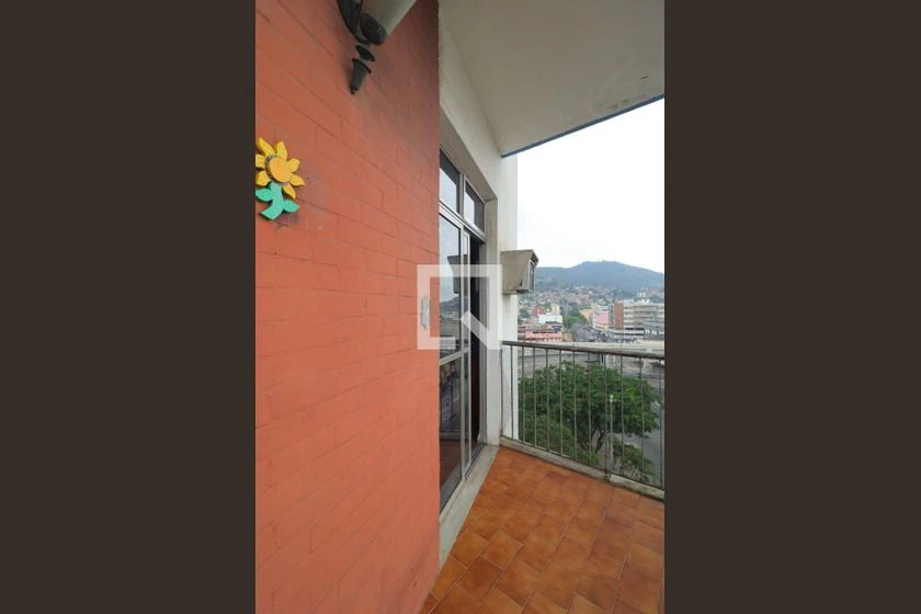 Apartamento de 3 dormitorios, 80 m² y balcón — photo 26