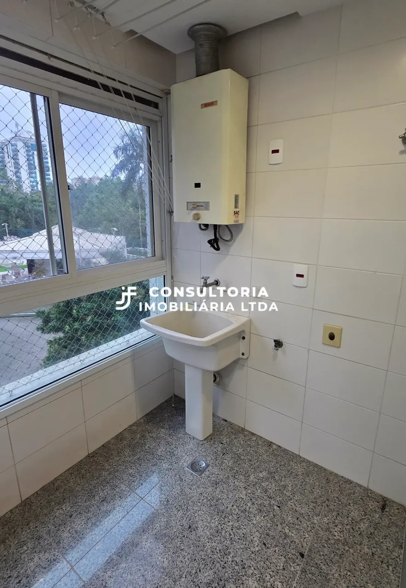 Квартира 99 м² з гардеробною та заскленим балконом — photo 34