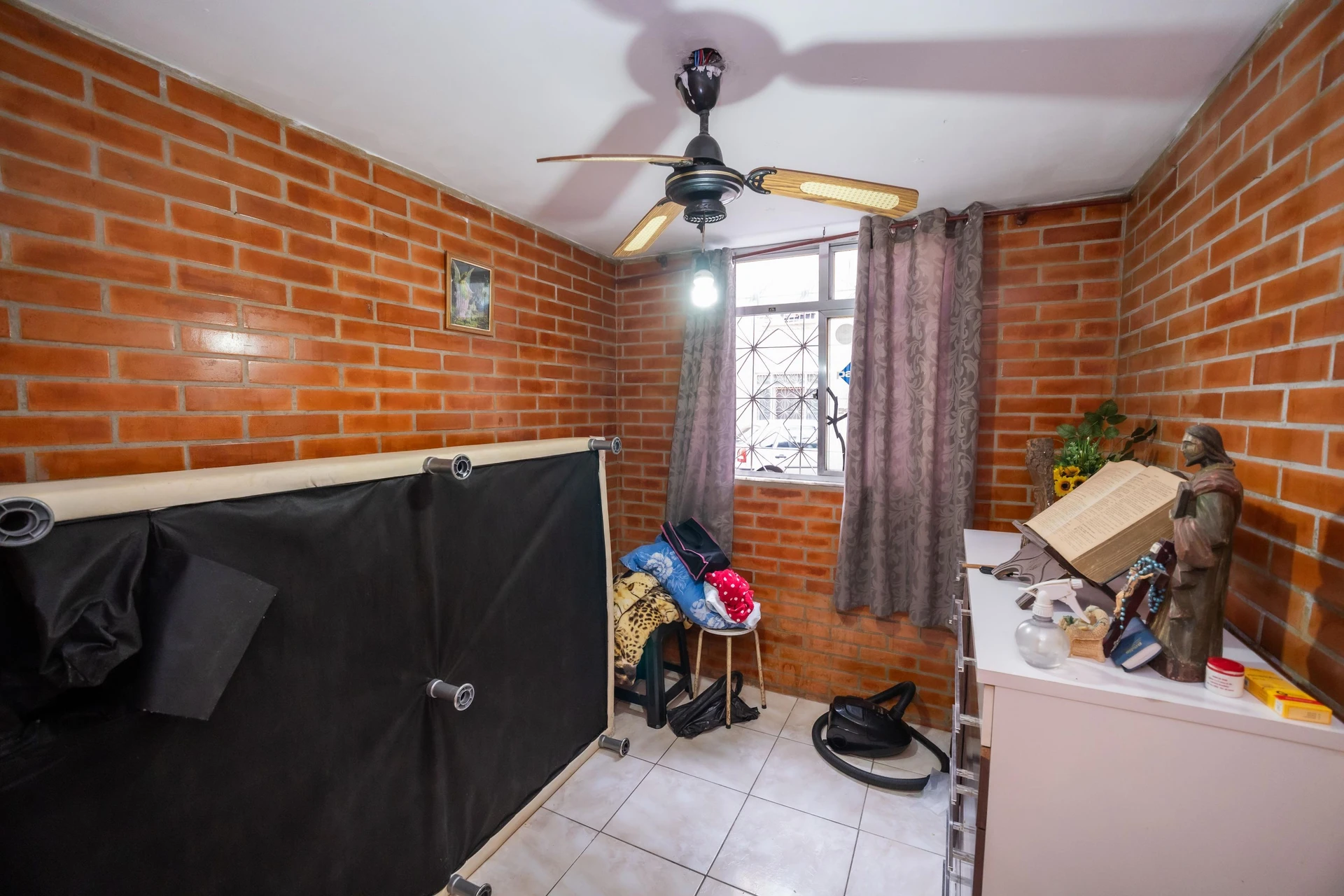 Furnished 2-bedroom apartment with 1 bathroom — photo 32
