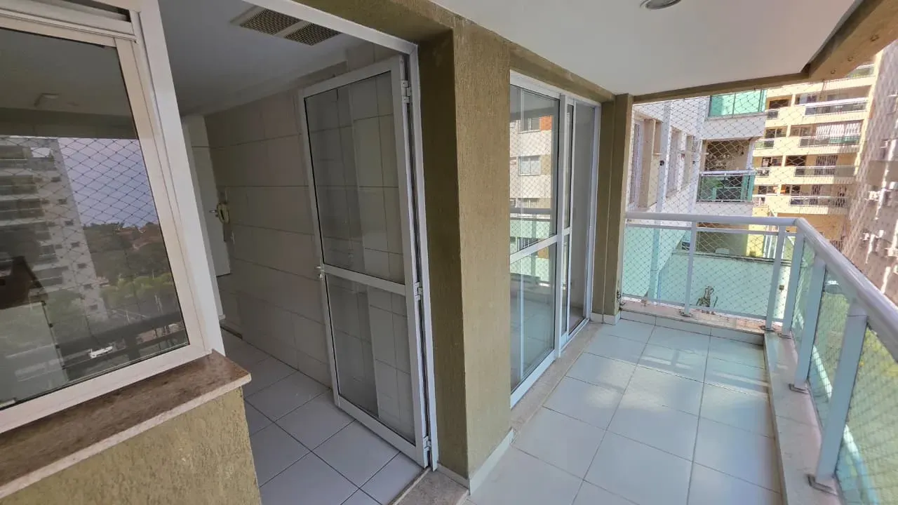 2-bedroom apartment in a building with a coworking space — photo 11
