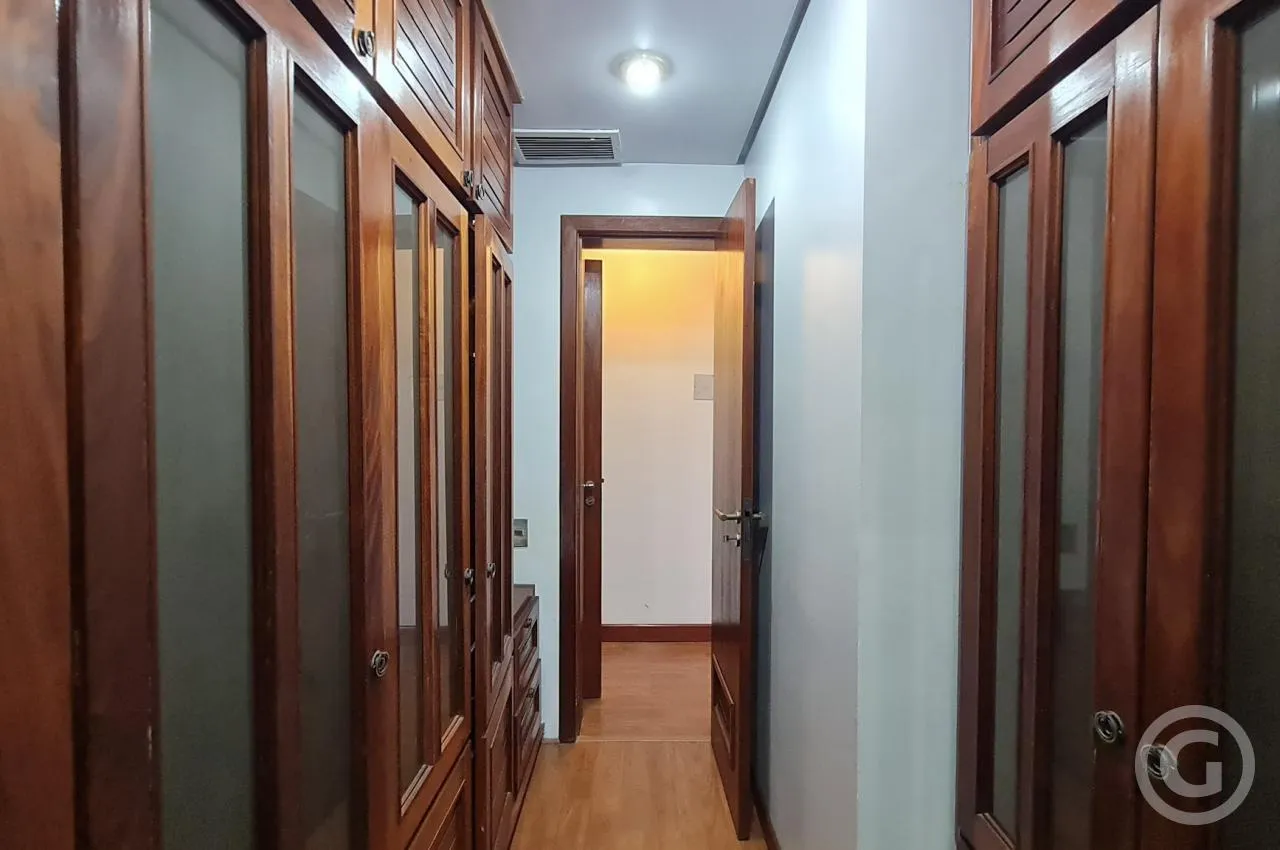 3-bedroom apartment with floor-to-ceiling windows