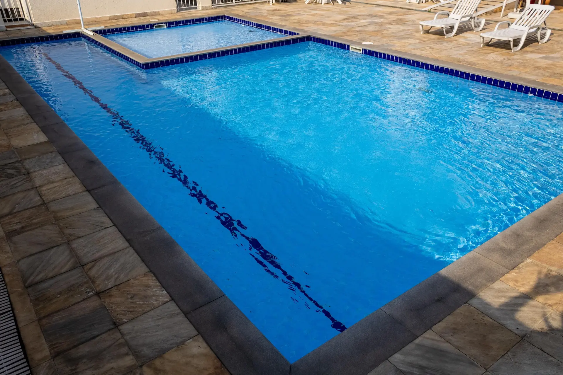 Apartamento de 2 quartos em condomínio com piscina — photo 23