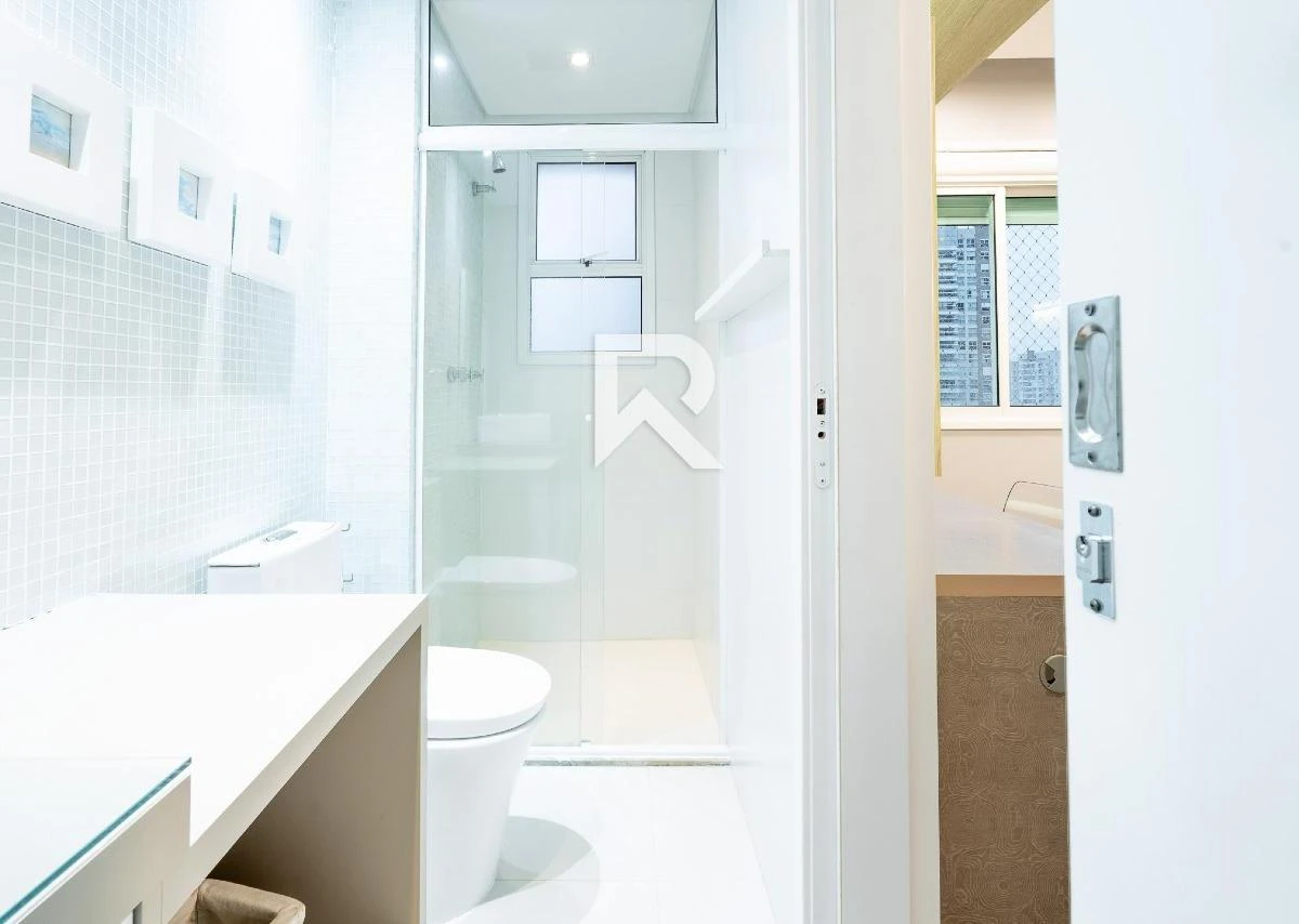 3-bedroom apartment in a building with a sauna — photo 35