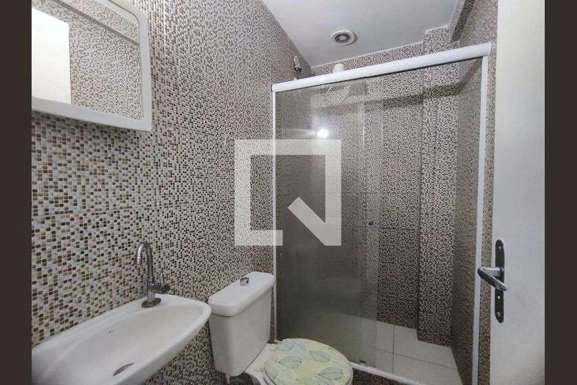 Apartamento de 1 dormitorio con balcón y cocina abierta — photo 6