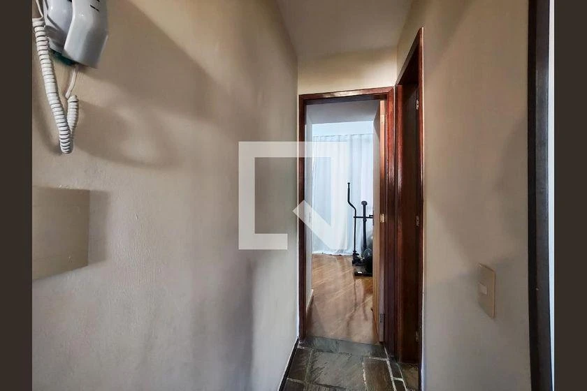 Glass-enclosed balcony in a 3-bedroom apartment, 107 m² — photo 3