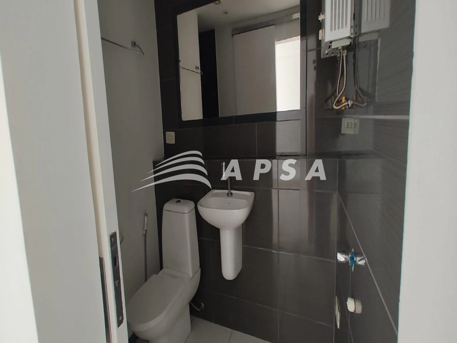 2-bedroom apartment with open-plan kitchen — photo 16