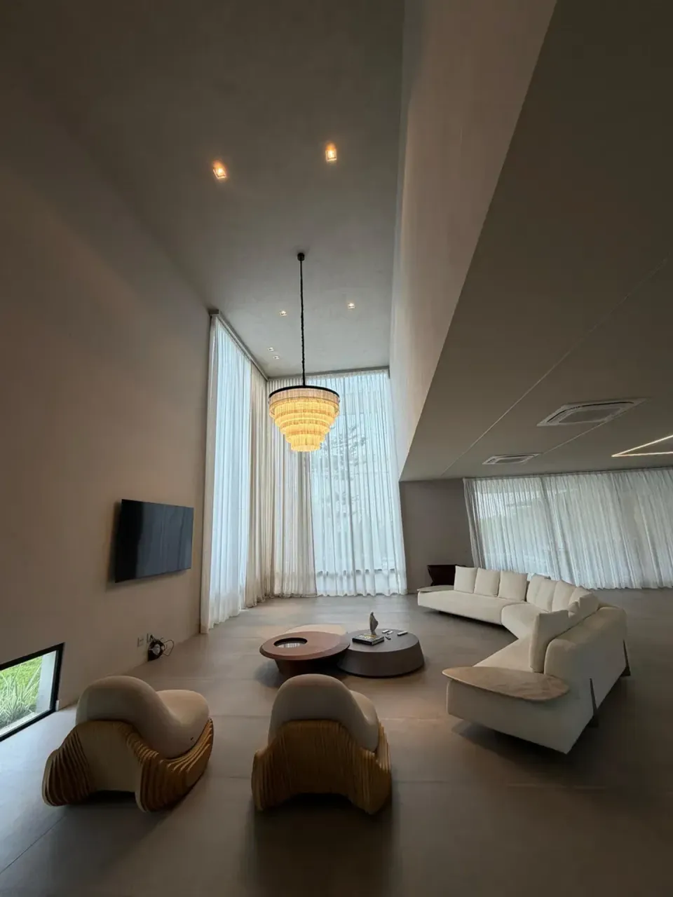 Furnished house with 5 bedrooms and open-plan kitchen — photo 17