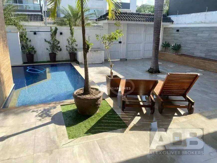 280 m² house with 5 bedrooms and an open-plan kitchen — photo 11