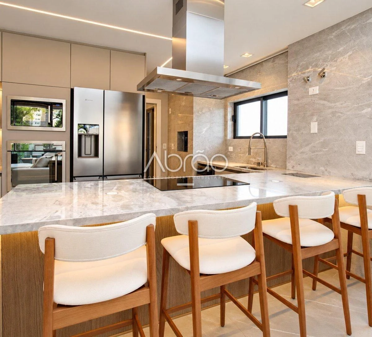 3-bedroom apartment with floor-to-ceiling windows — photo 6