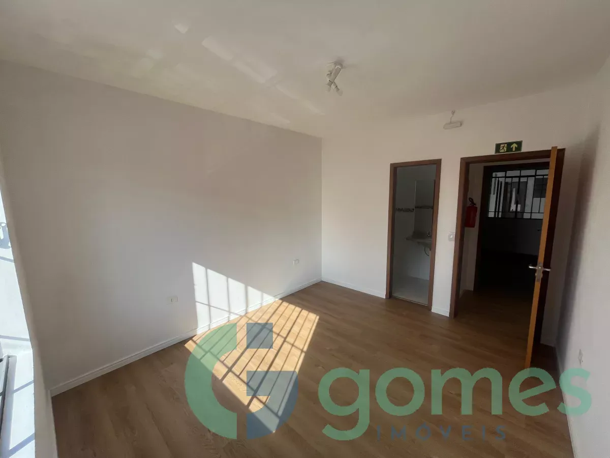 Квартира з зоною для пральні та площею 230 м² — photo 15