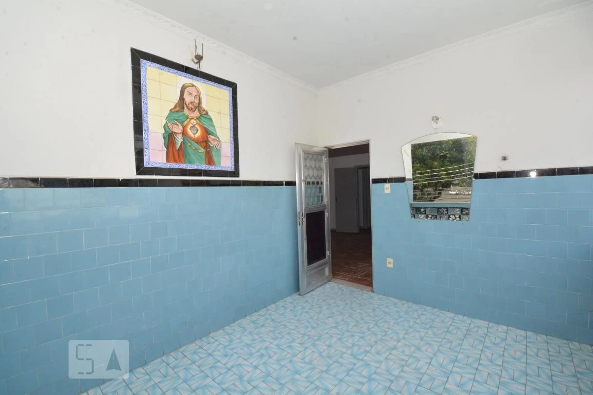 Wood or laminate floors in a 2-bedroom house, 100 m² — photo 19