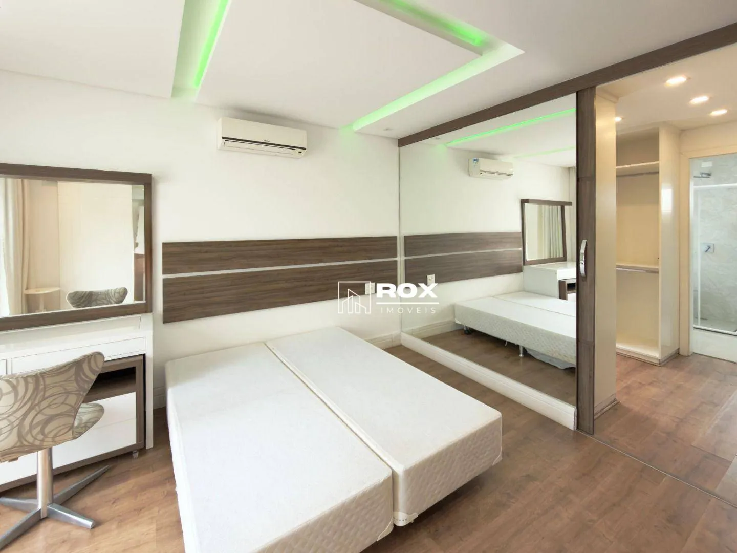 Furnished 322 m² house with 3 bedrooms and private garden — photo 22