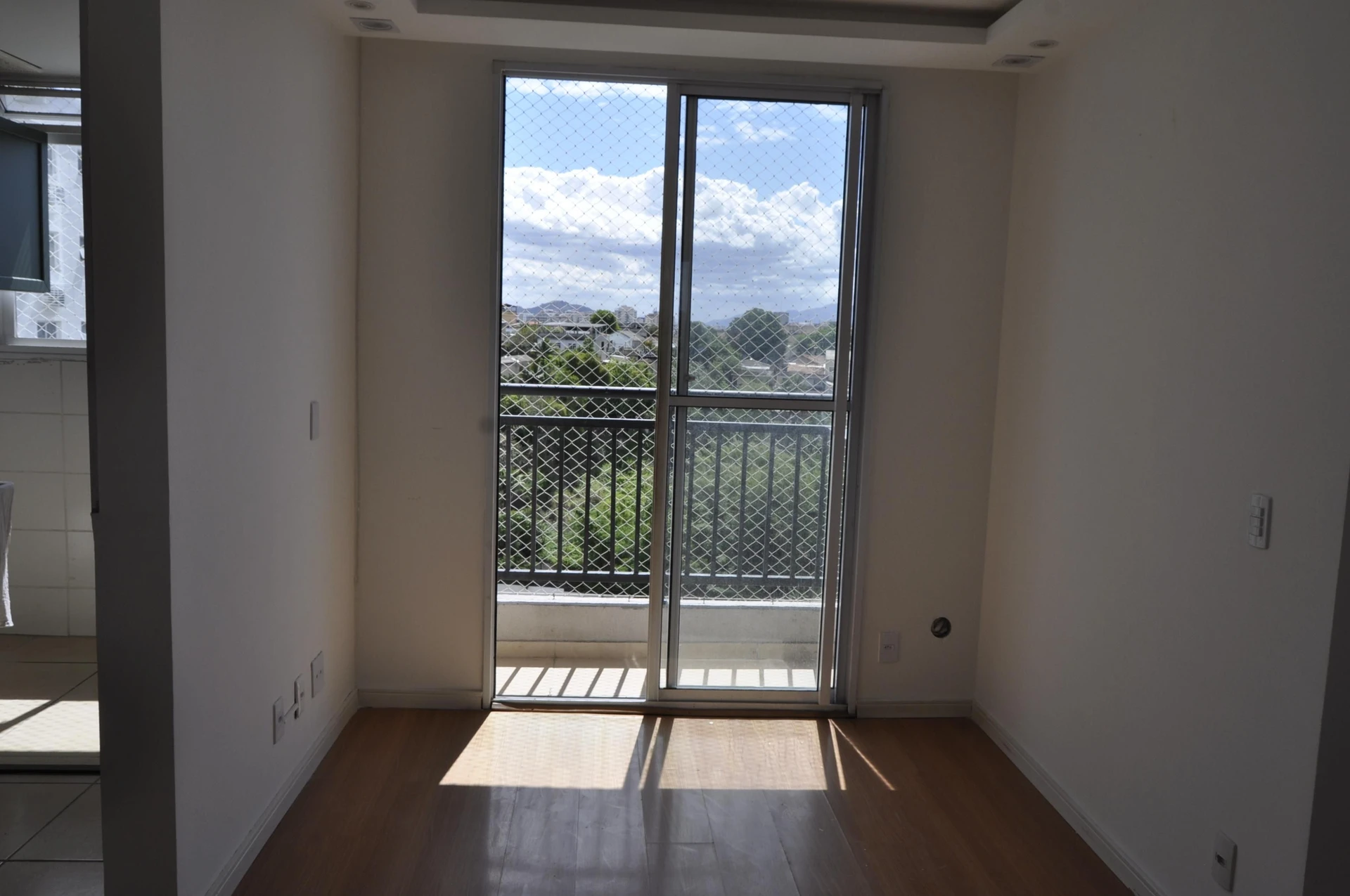 Балкон с грилем и 2 спальни: квартира 47 м² — photo 35