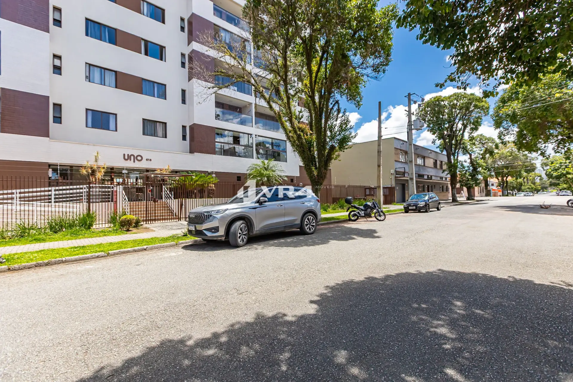 Furnished 1-bedroom apartment with 1 parking spot — photo 21