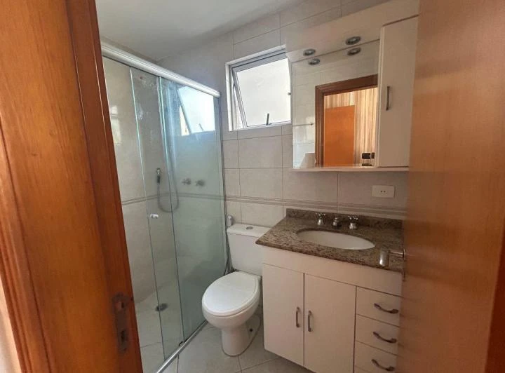 3-bedroom apartment with a closed kitchen and balcony — photo 7