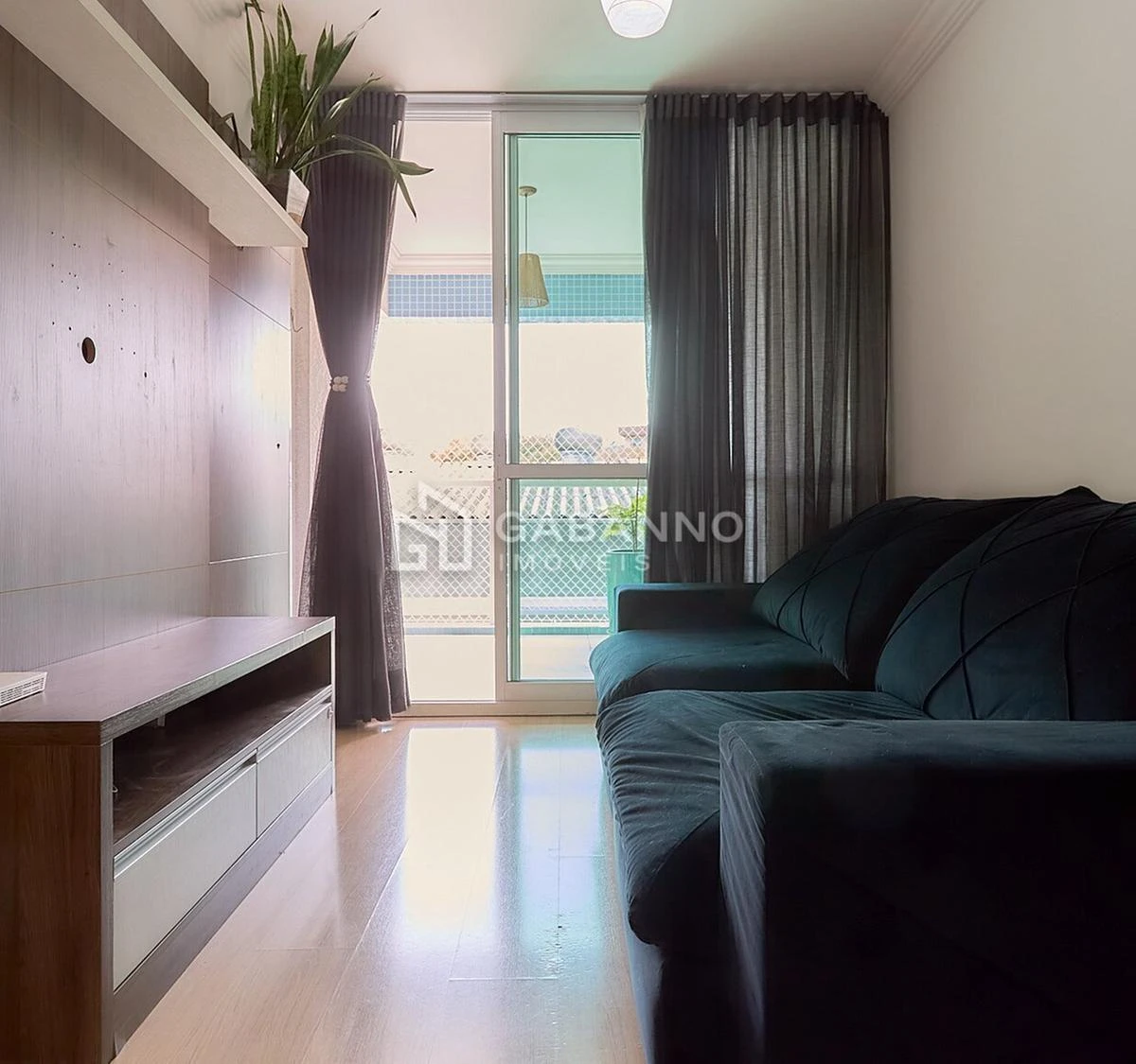 Furnished apartment, 69 m², with a glass-enclosed balcony — photo 10