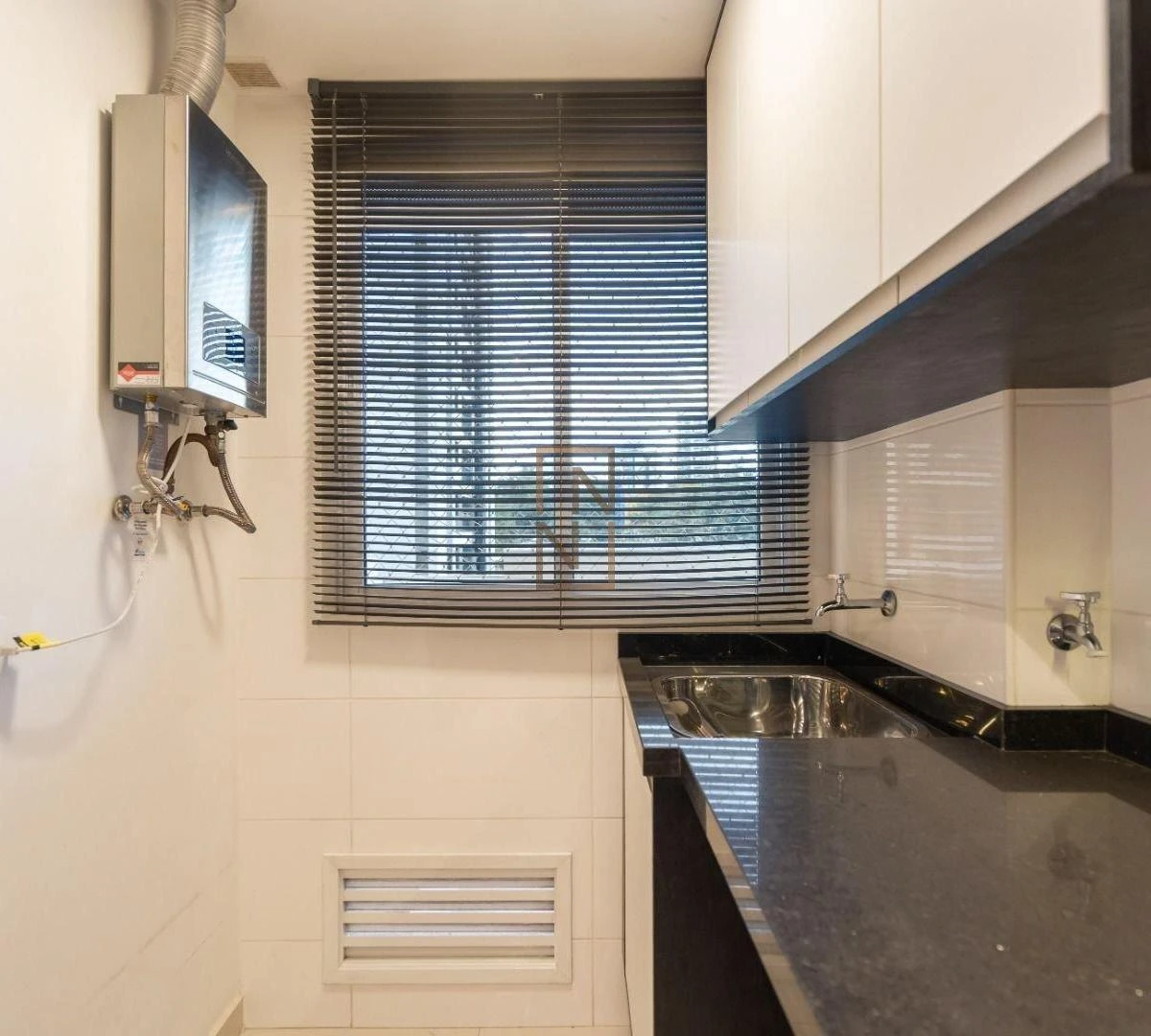 Furnished 2-bedroom apartment with 87 m² and parking — photo 14
