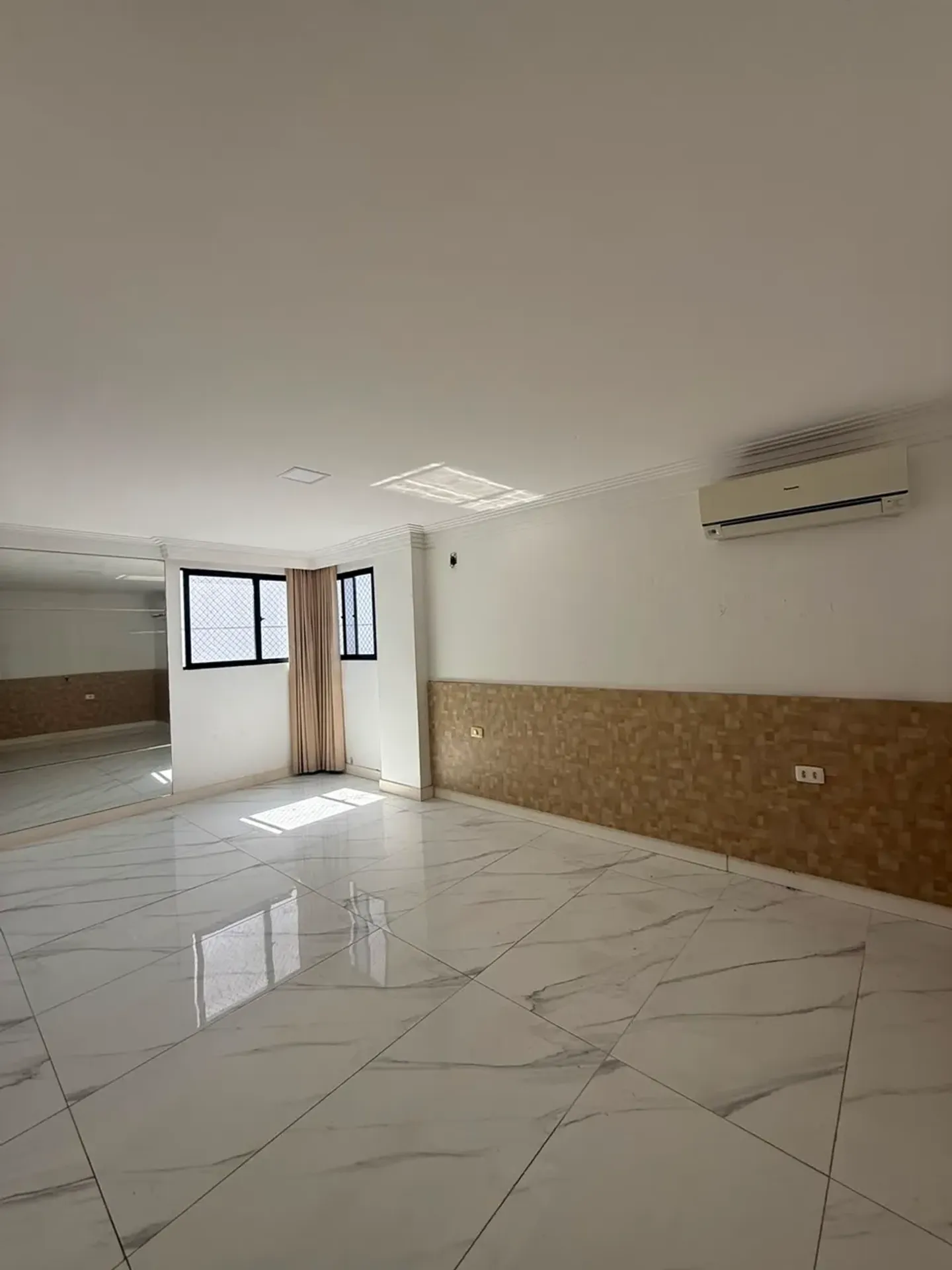 Apartamento, 210 m², com closet — photo 14