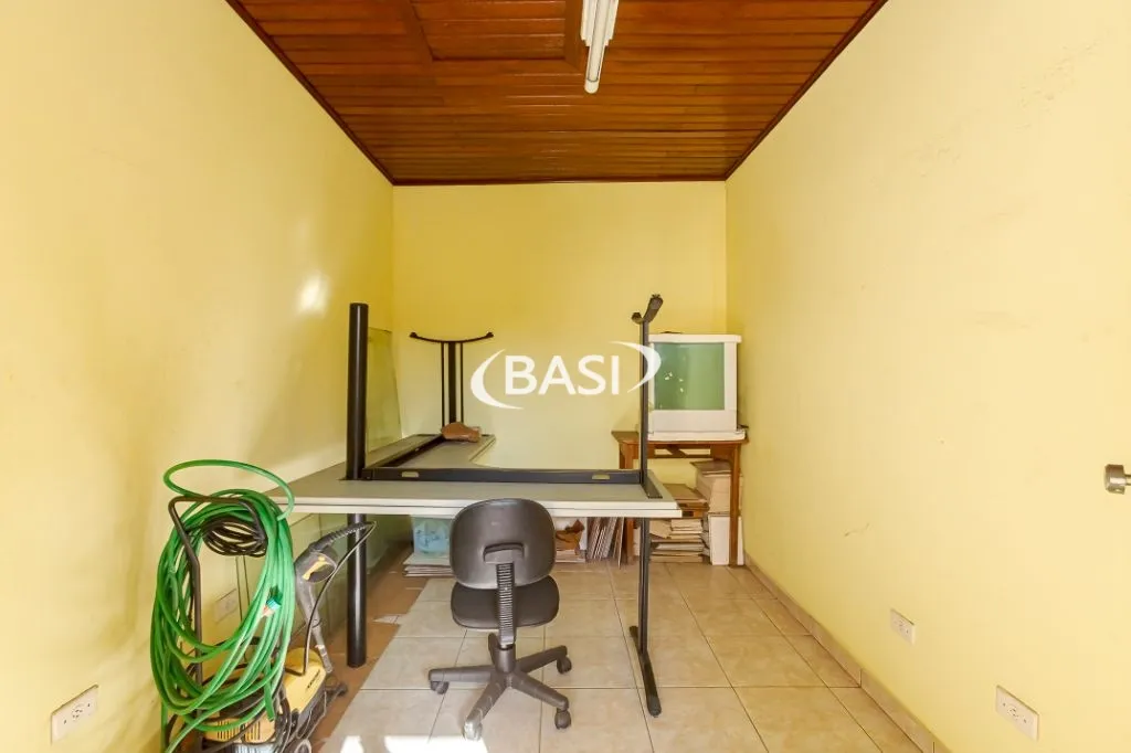 Unfurnished house with 4 bedrooms and 3 bathrooms — photo 33