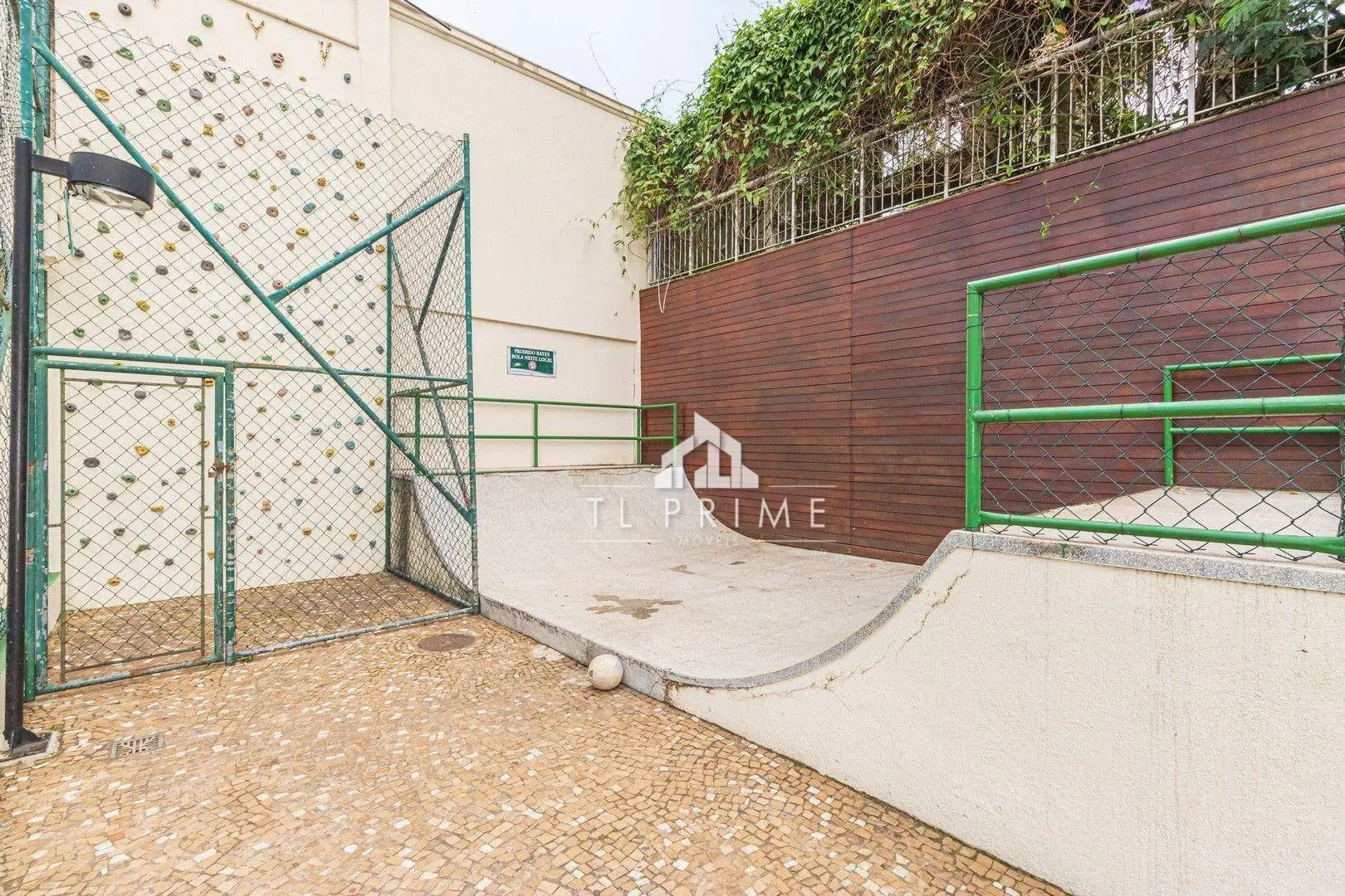 Furnished apartment, 99 m², with a private pool — photo 23