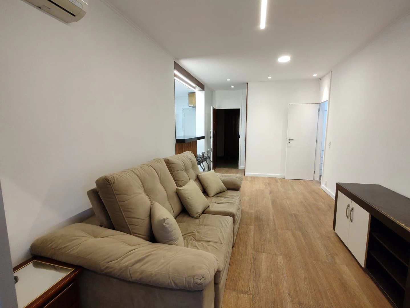 One-bedroom apartment with a water view — photo 10