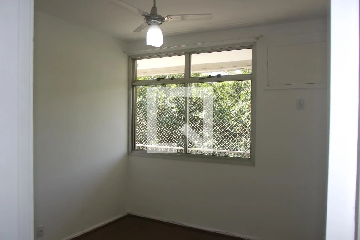 Unfurnished 2-bedroom apartment with a suite bathroom — photo 62