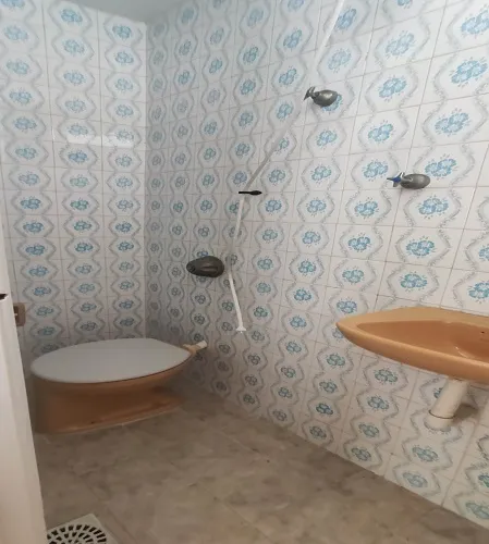 2-bedroom apartment with 1 bathroom, no parking — photo 9
