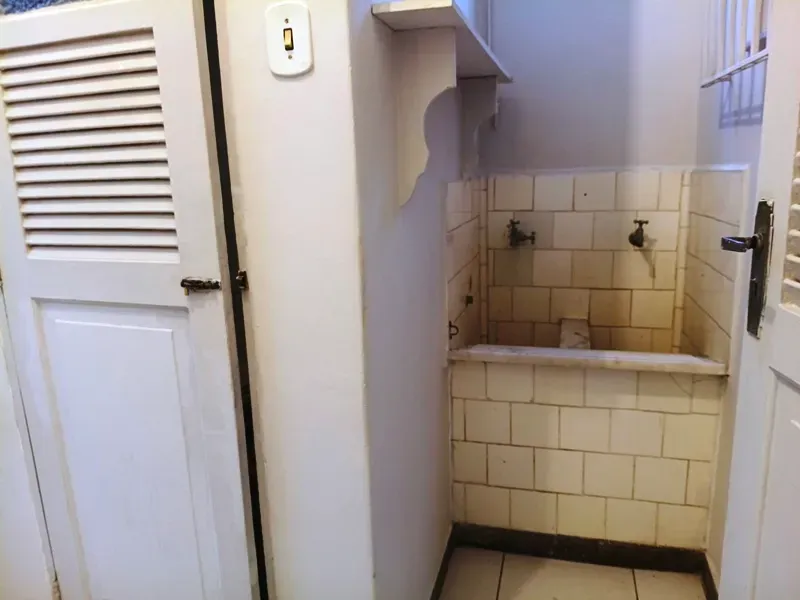 72 m² rental apartment with 2 bedrooms and glass balcony — photo 27