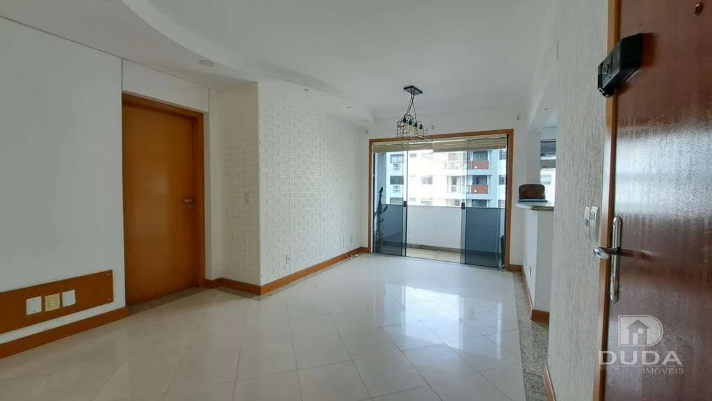 Apartamento de 100 m² con 3 dormitorios y balcón — photo 2
