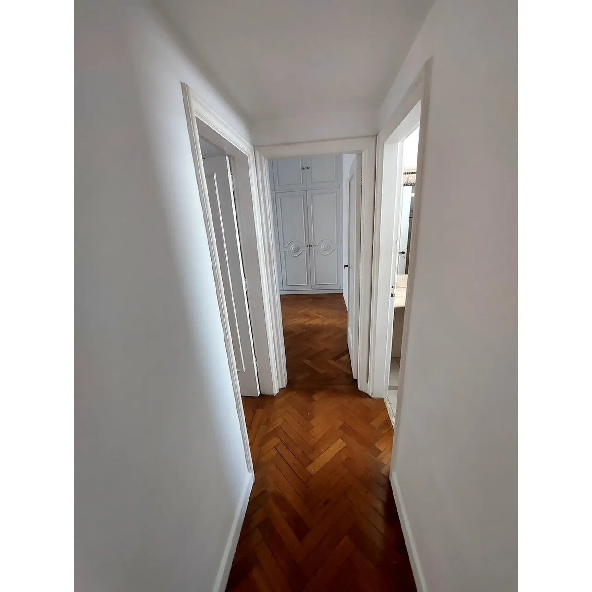 Home office in a 3-bedroom apartment, 132 m² — photo 16