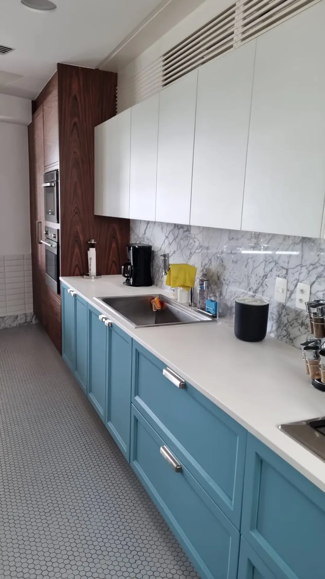 Apartamento con 3 dormitorios y ventanales de suelo a techo — photo 22