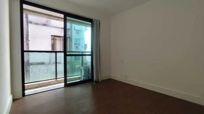 165 m² apartment with 3 bedrooms and 5 bathrooms — photo 10