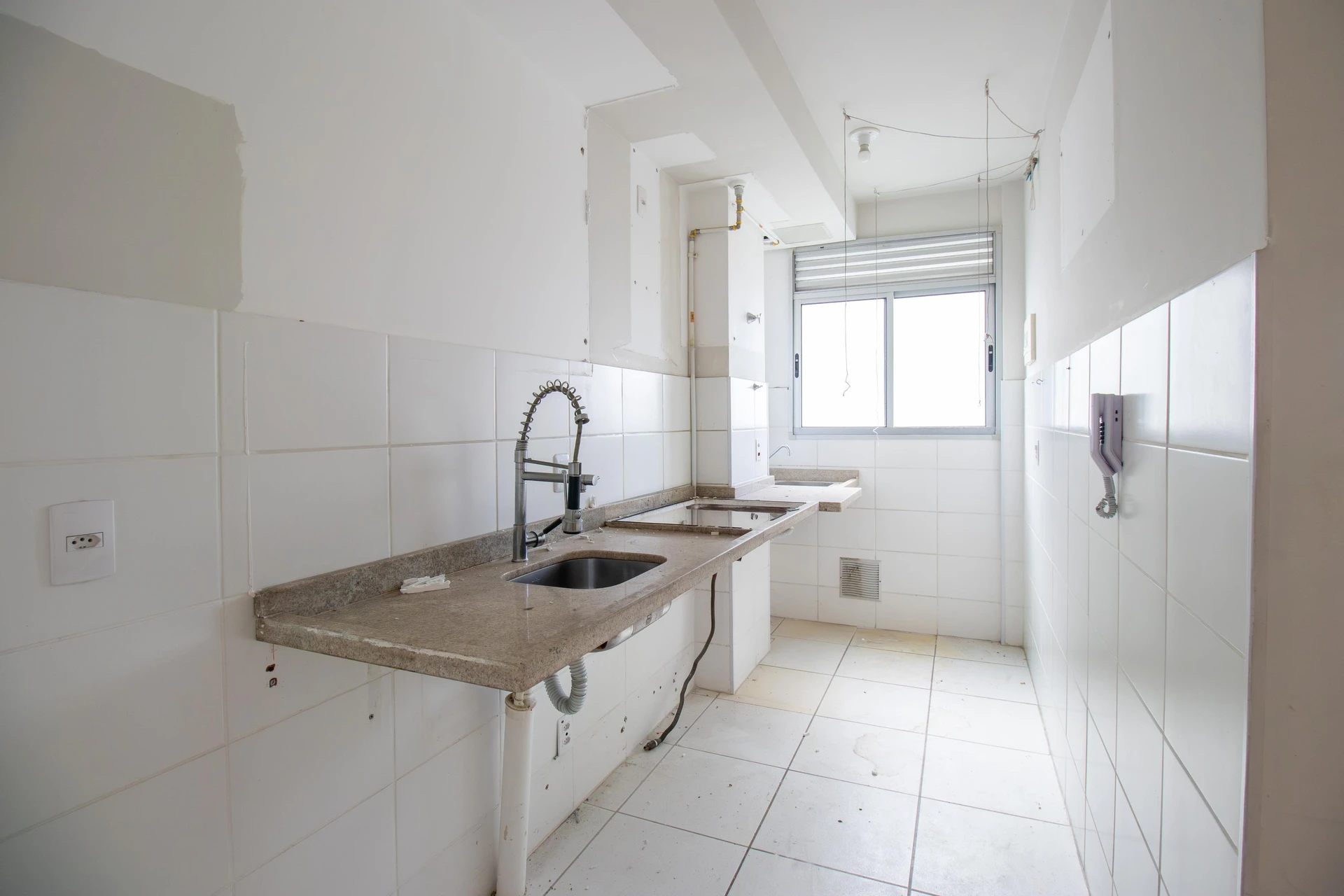 Apartamento de 2 quartos em condomínio com academia