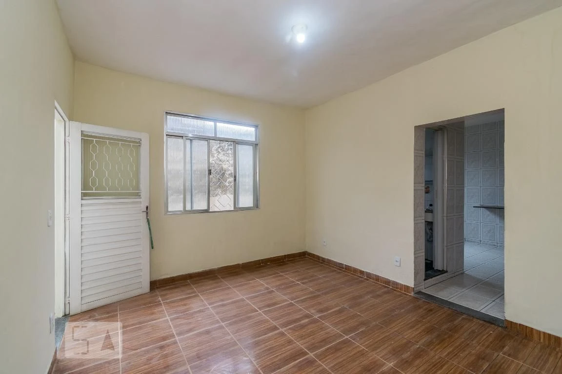 Unfurnished rental with no parking, 2 bedrooms and separate kitchen — photo 9