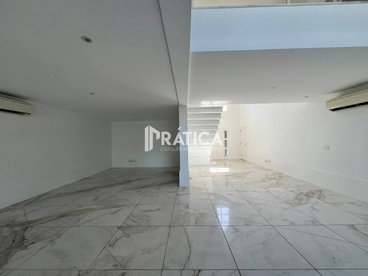House with 5 bedrooms and a 24-hour concierge — photo 9