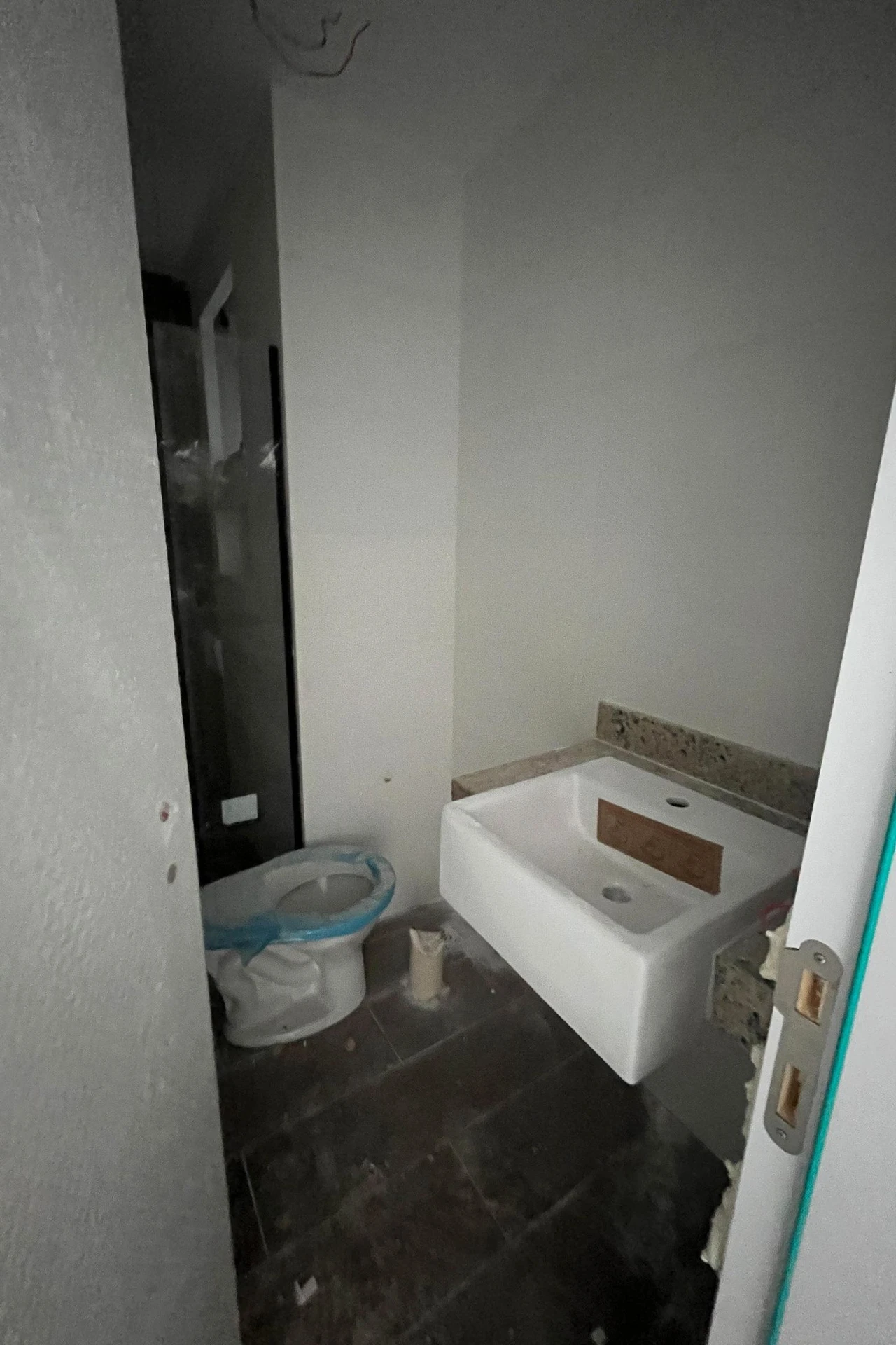 2-bedroom apartment with a mountain view — photo 30