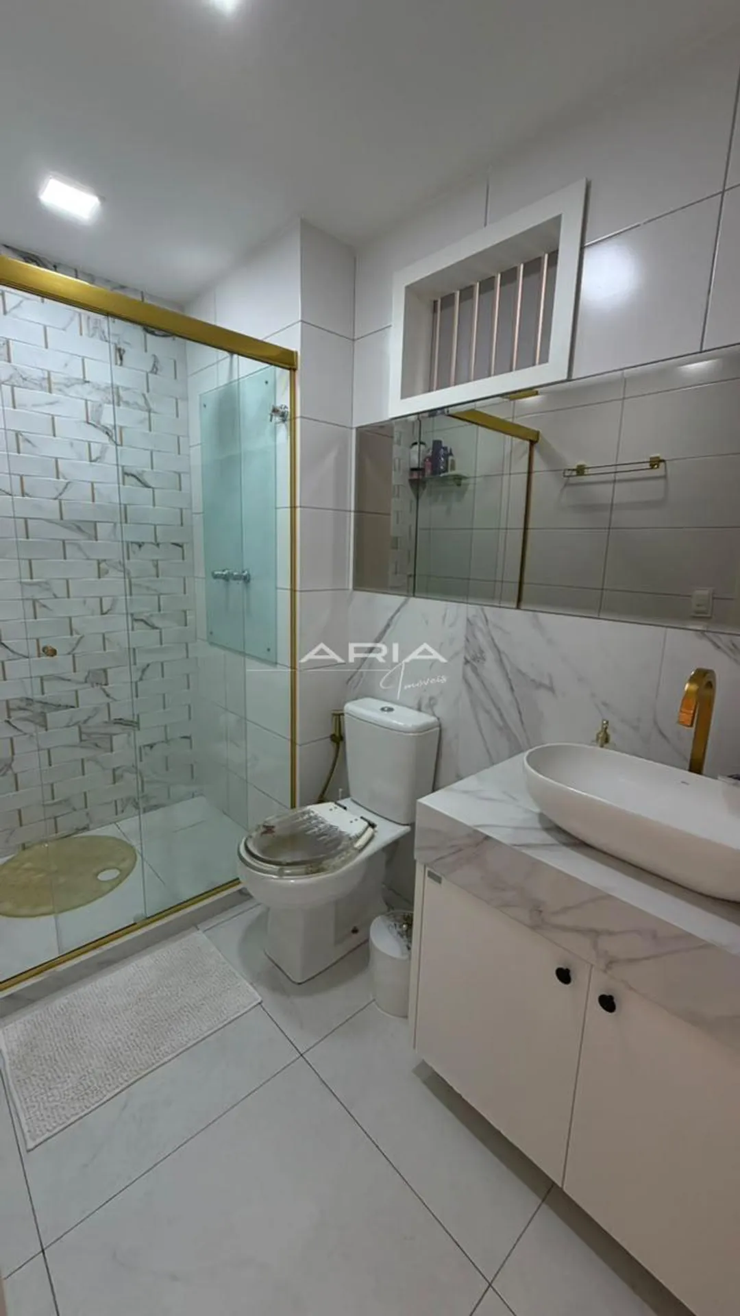 One-bedroom apartment with a glass-enclosed balcony — photo 20